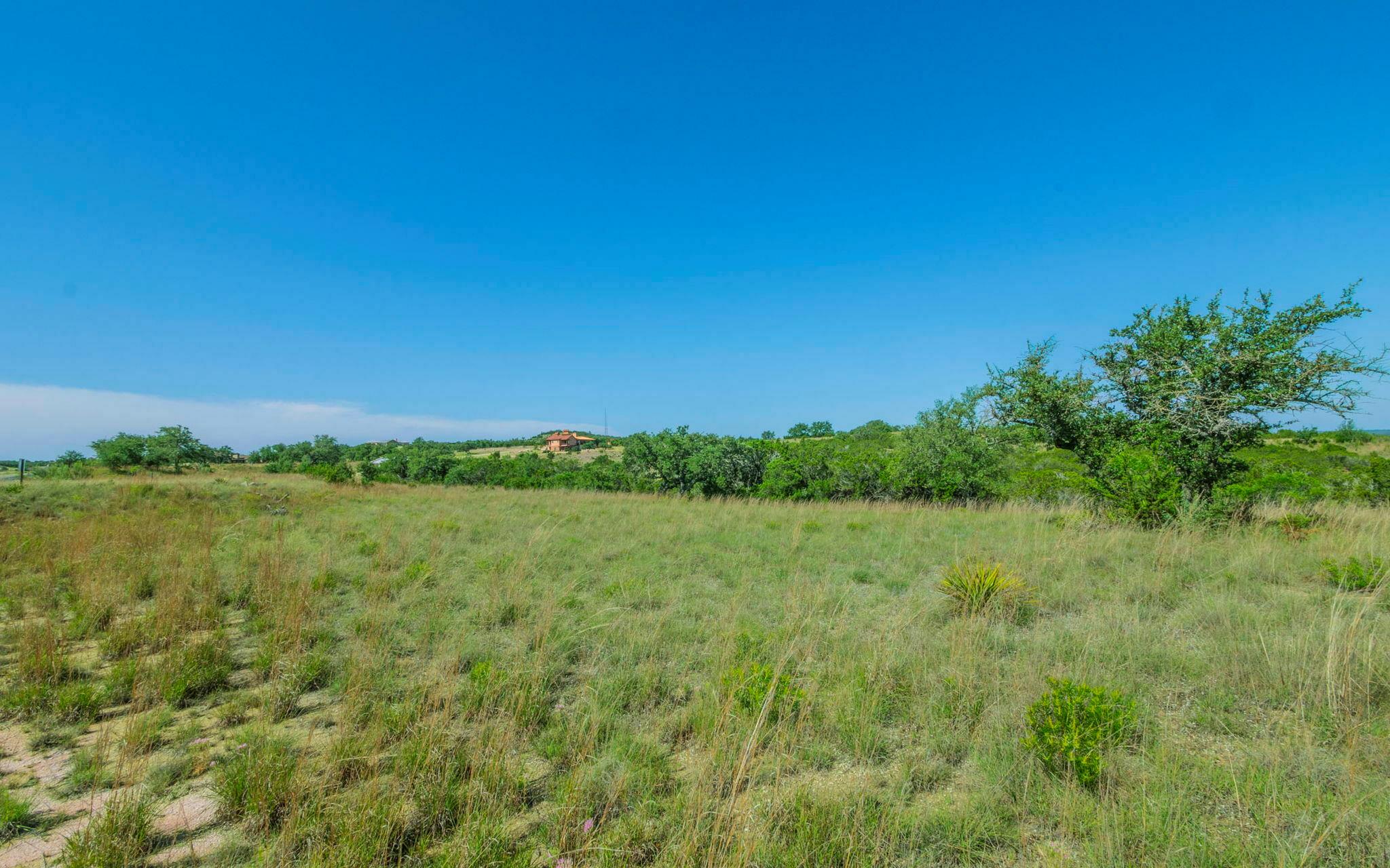 261 Cedar Mountain Dr, Spicewood, TX 78669