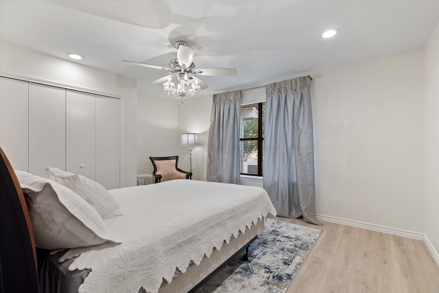 5 Valhalla Ct, Austin, TX 78738