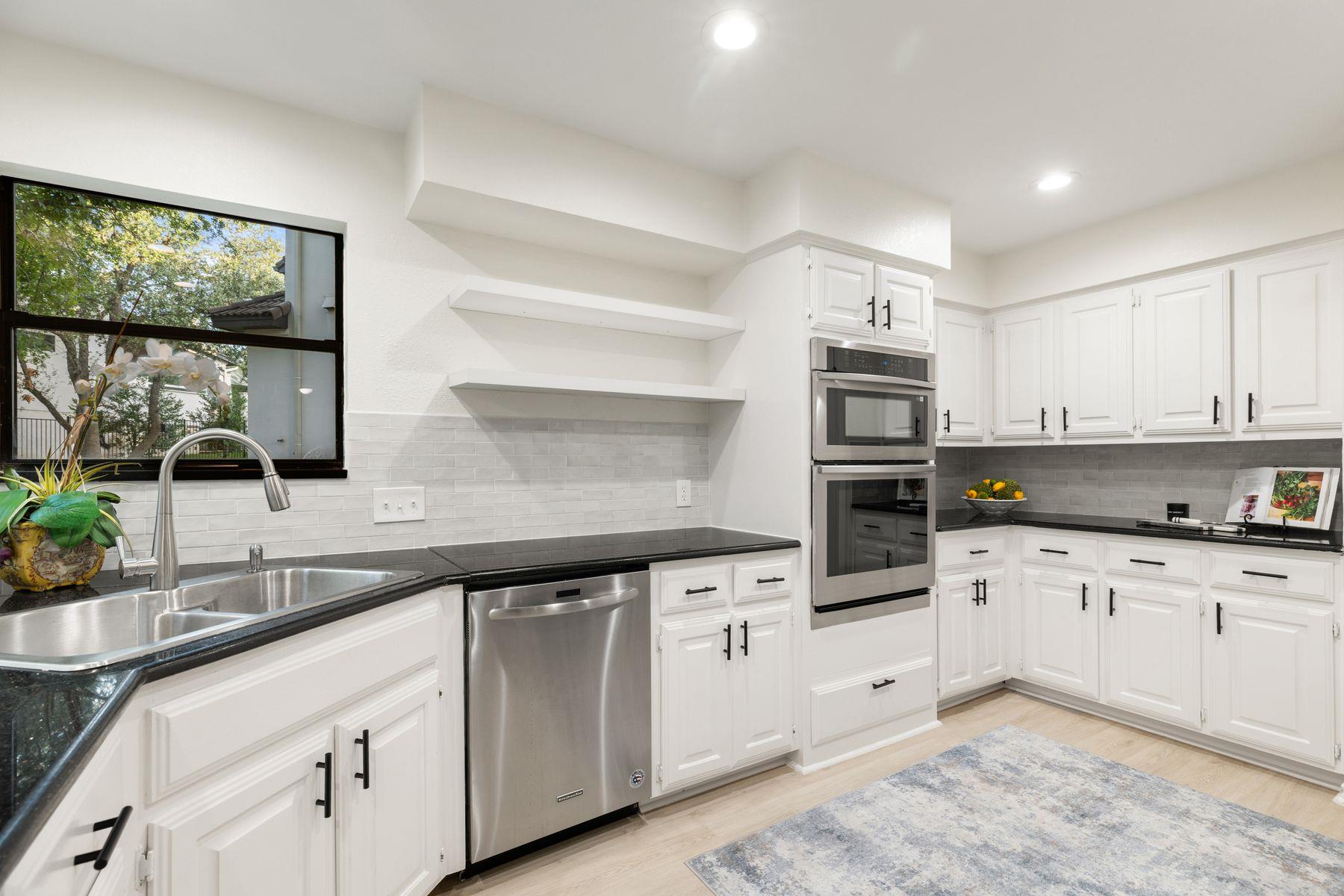 5 Valhalla Ct, Austin, TX 78738