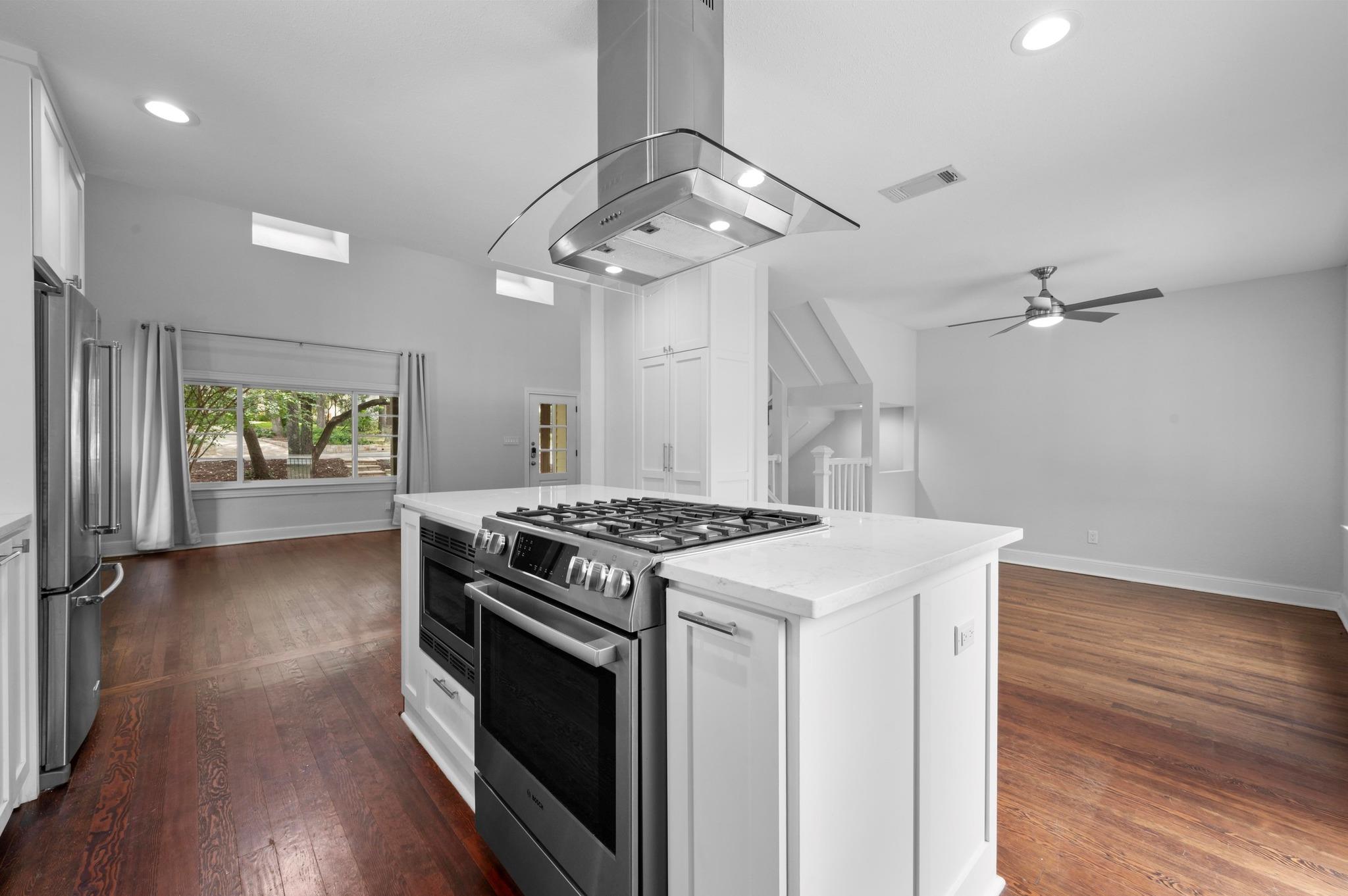 2109 W 10th St, Austin, TX 78703