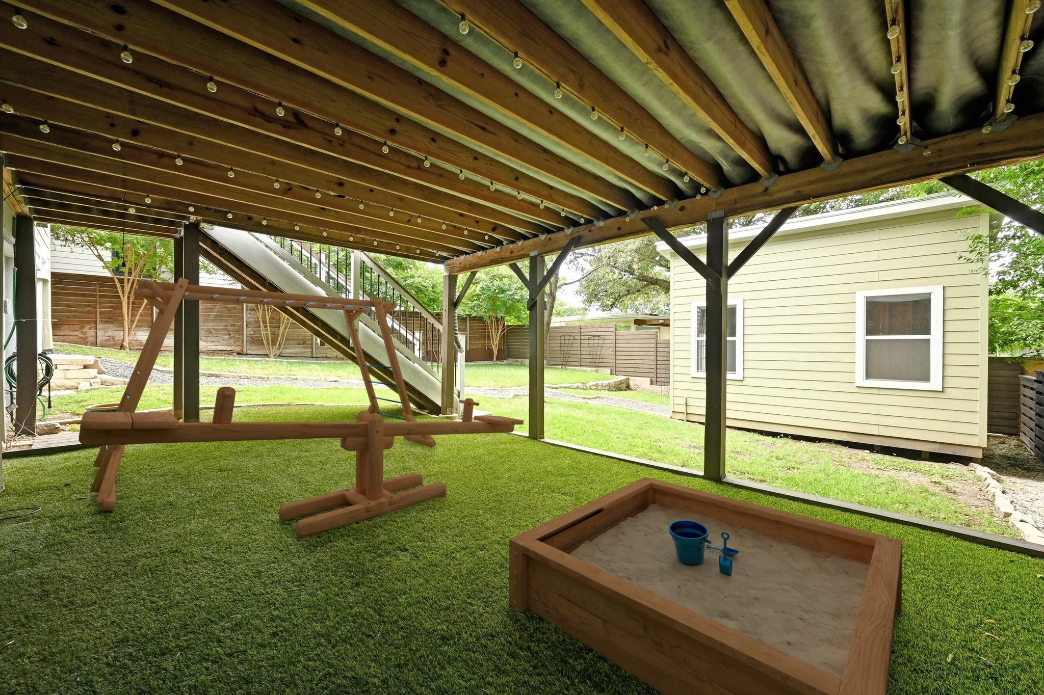 2109 W 10th St, Austin, TX 78703