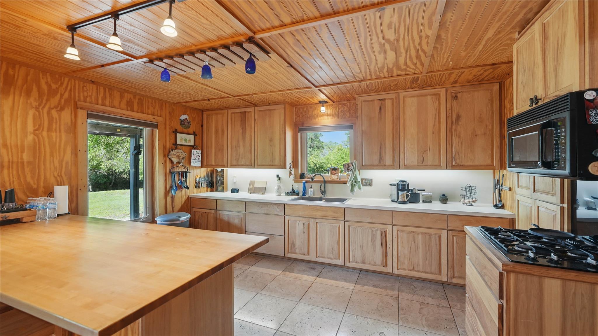 5775 County Road 200, Liberty Hill, TX 78642