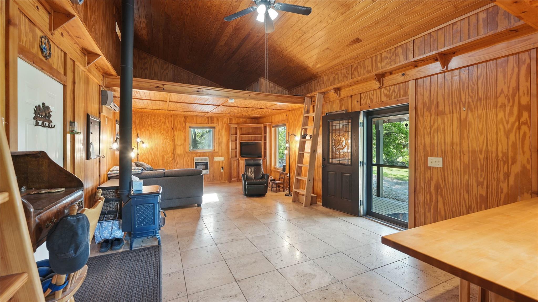 5775 County Road 200, Liberty Hill, TX 78642