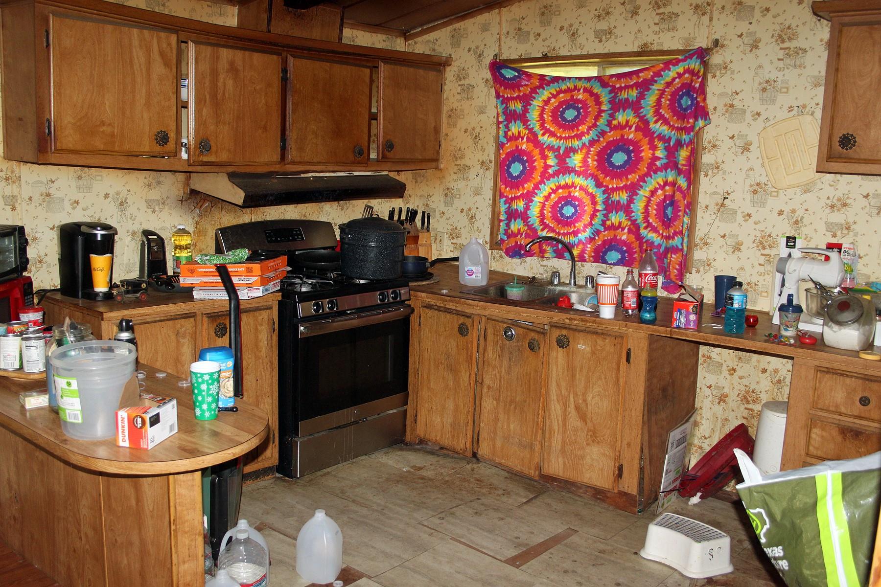 1023 Sierra Dr, Lockhart, TX 78644