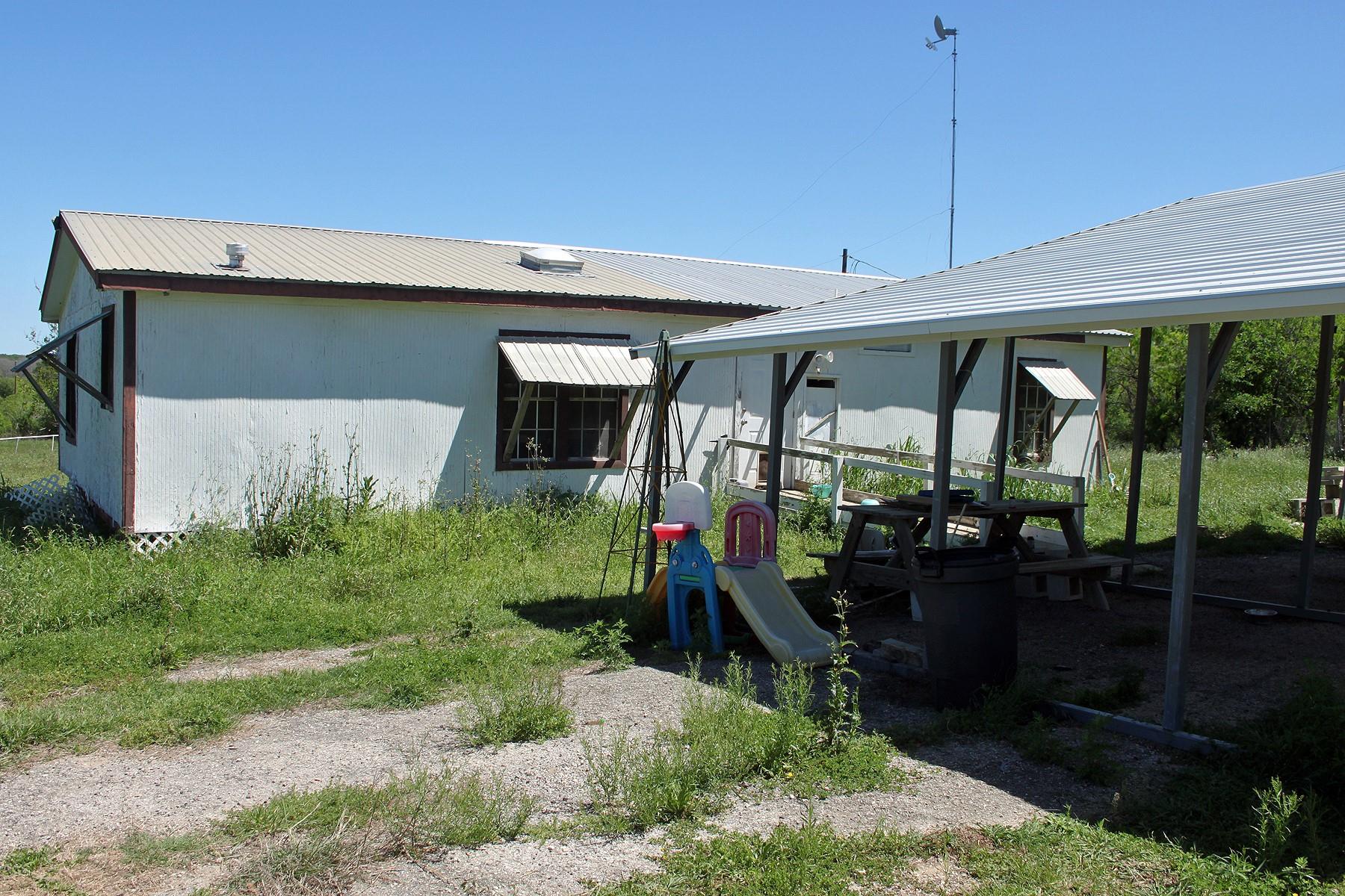 1023 Sierra Dr, Lockhart, TX 78644