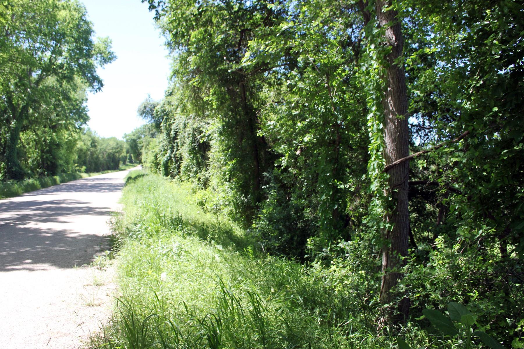 1023 Sierra Dr, Lockhart, TX 78644