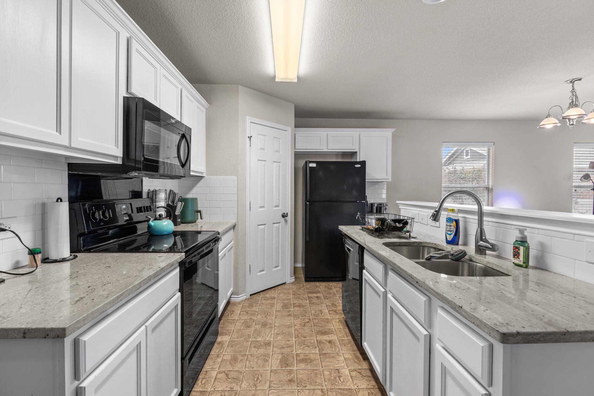 1602 Big Thicket Dr, Cedar Park, TX 78613