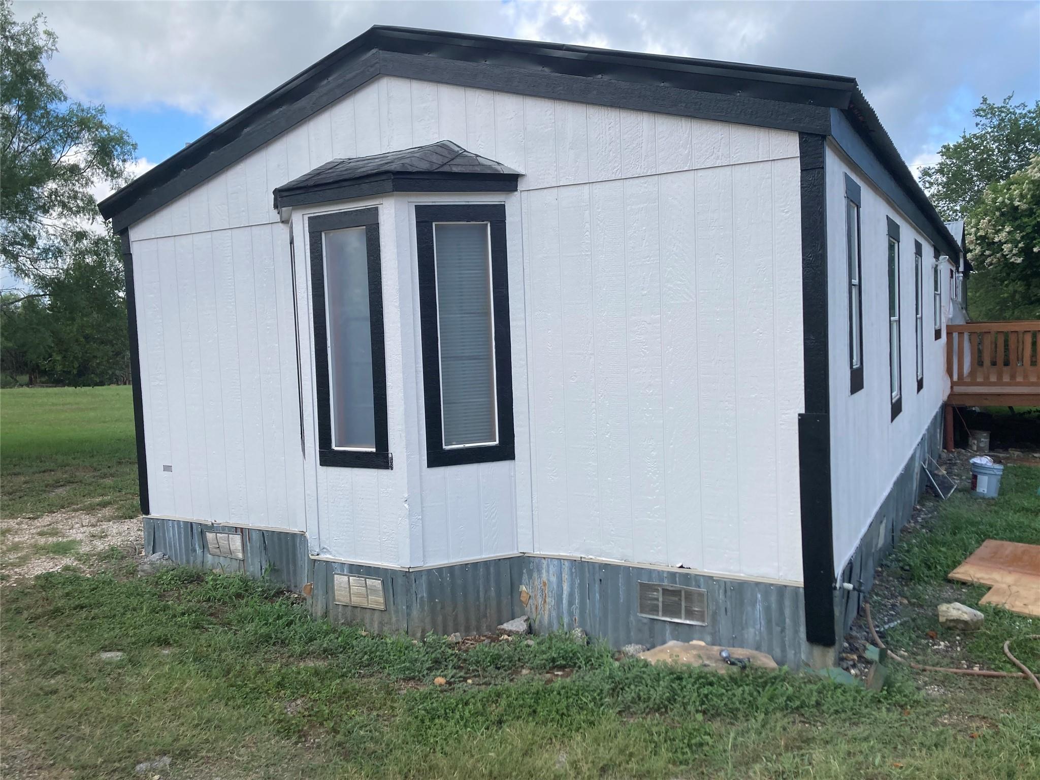 153 Royal Rd, Cedar Creek, TX 78612
