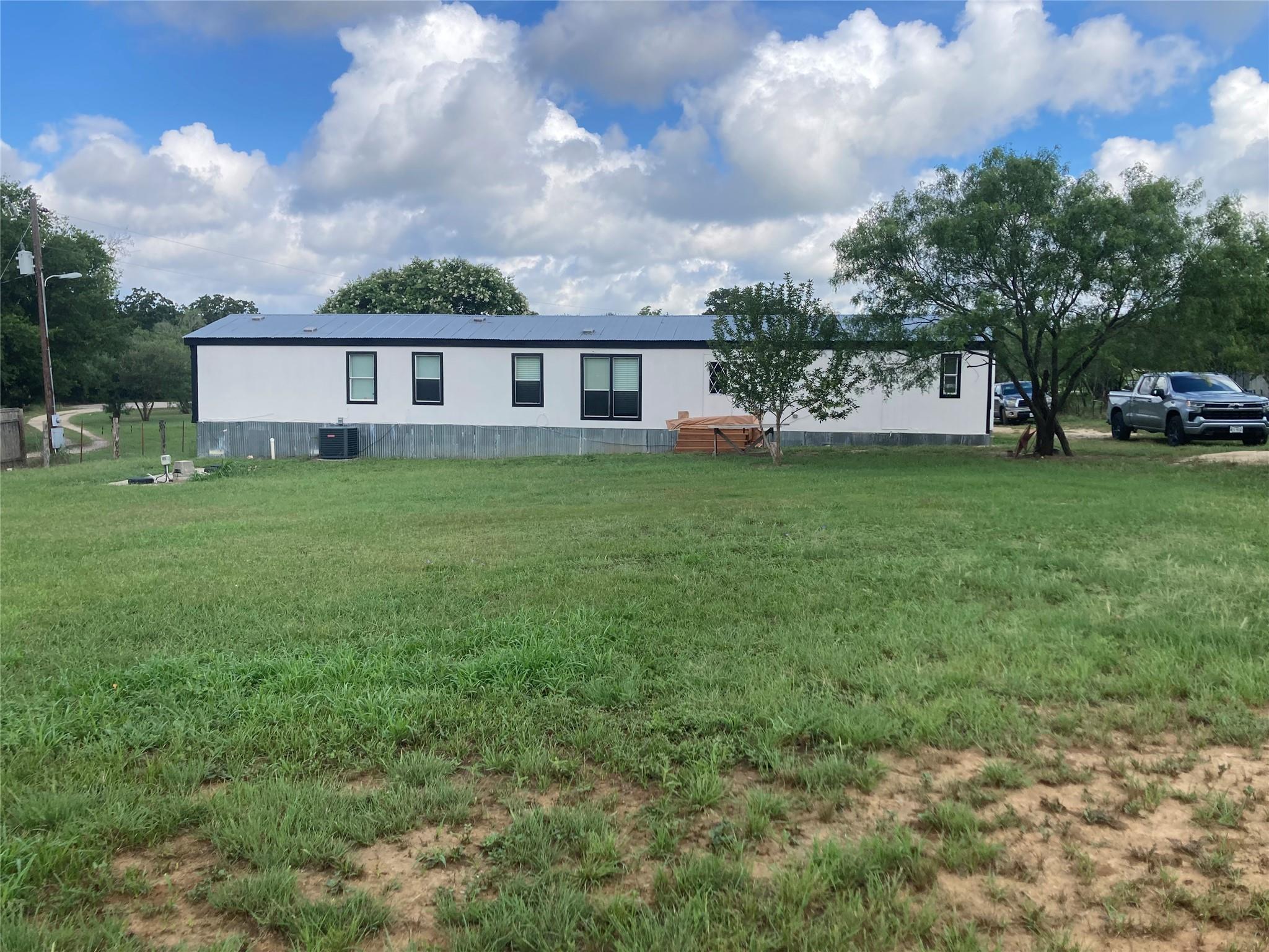 153 Royal Rd, Cedar Creek, TX 78612