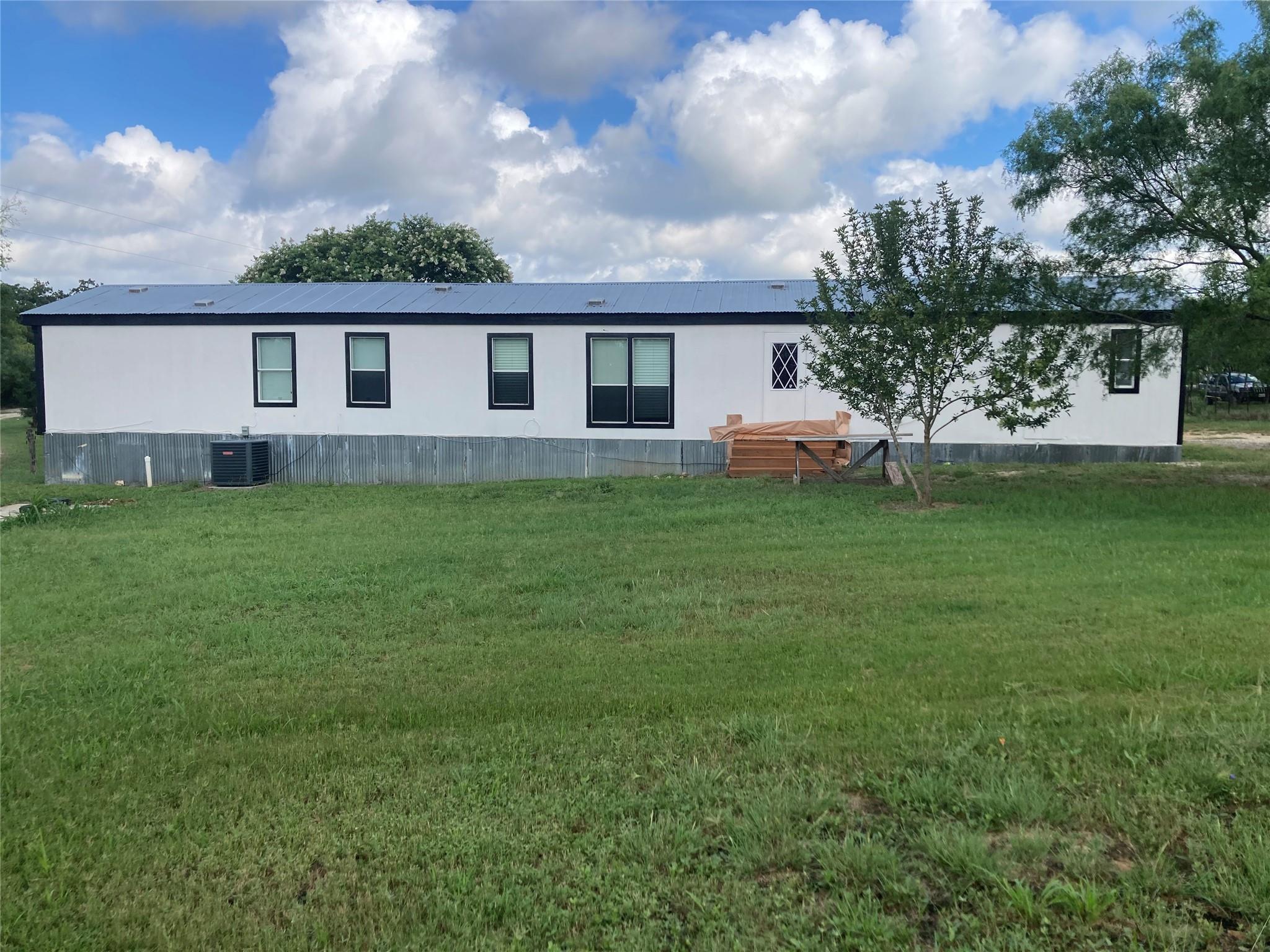 153 Royal Rd, Cedar Creek, TX 78612