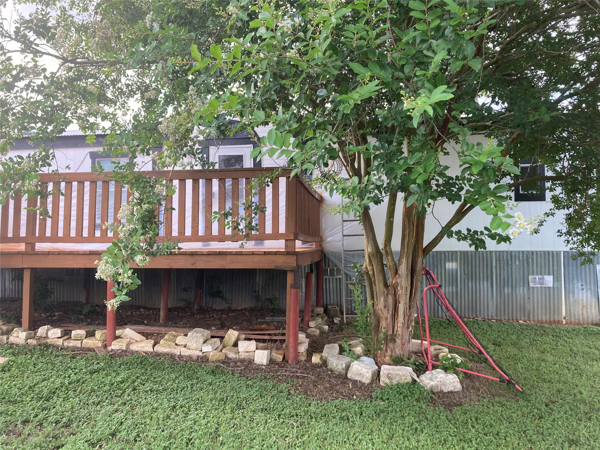 153 Royal Rd, Cedar Creek, TX 78612