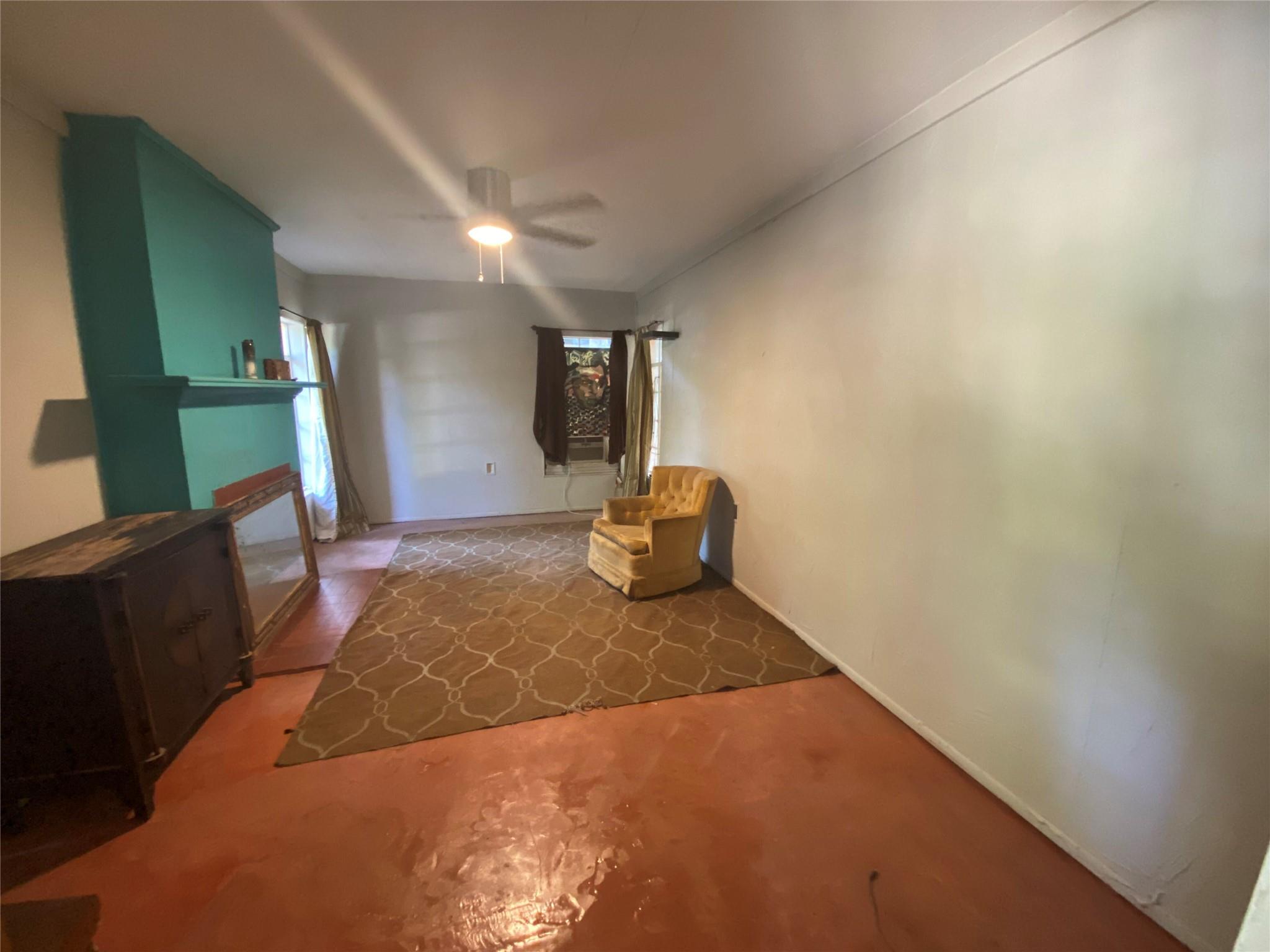 948 Sycamore St, San Marcos, TX 78666