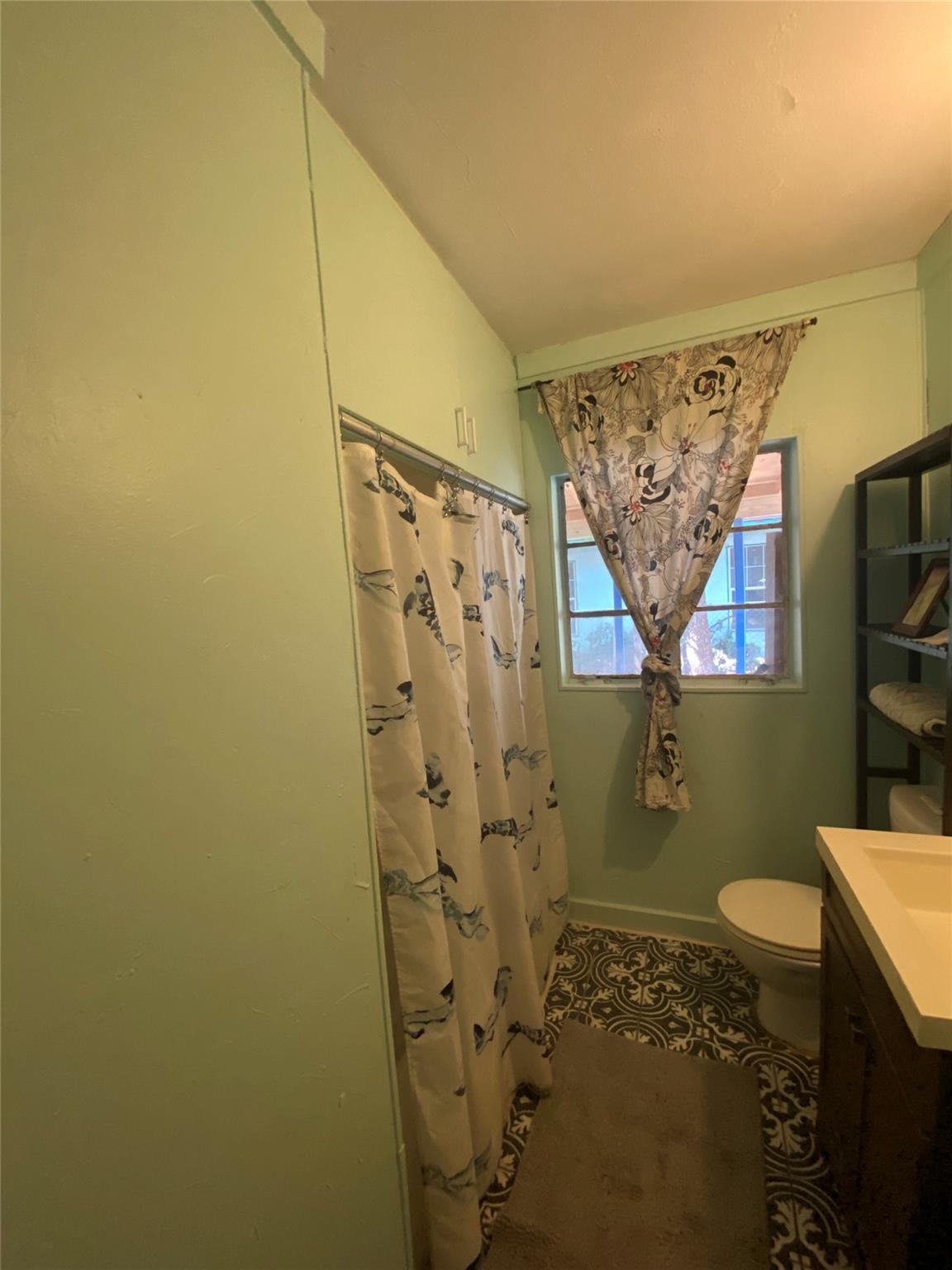 948 Sycamore St, San Marcos, TX 78666