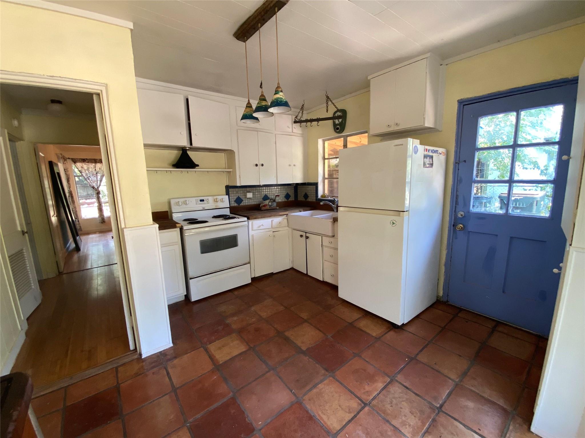 948 Sycamore St, San Marcos, TX 78666