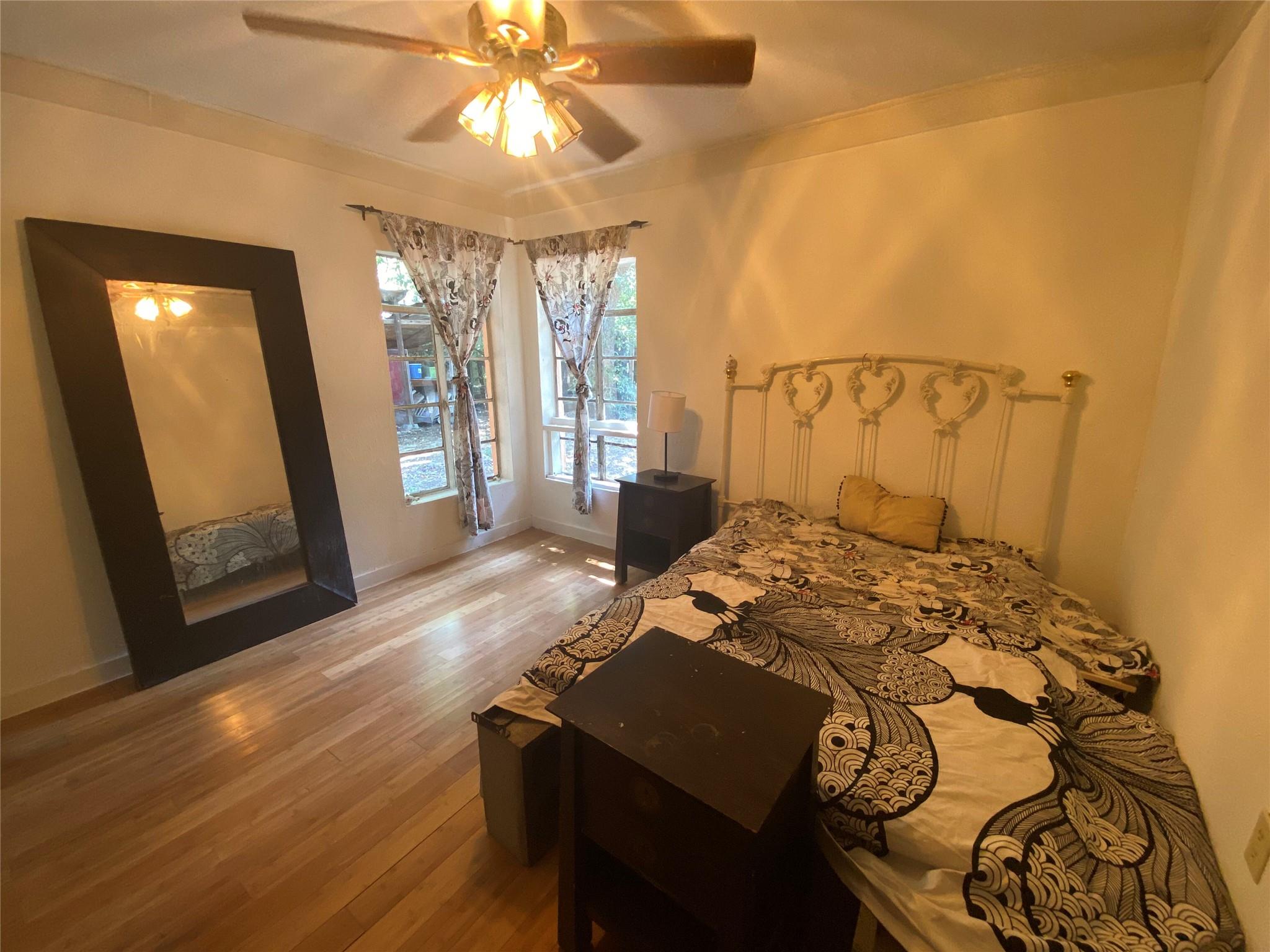 948 Sycamore St, San Marcos, TX 78666