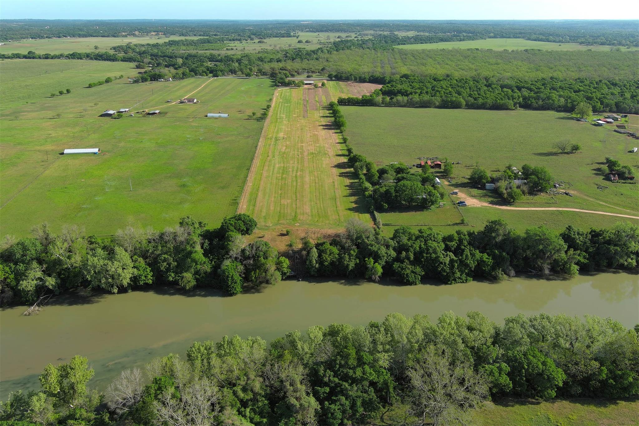 678 Ponderosa Rd, Bastrop, TX 78602