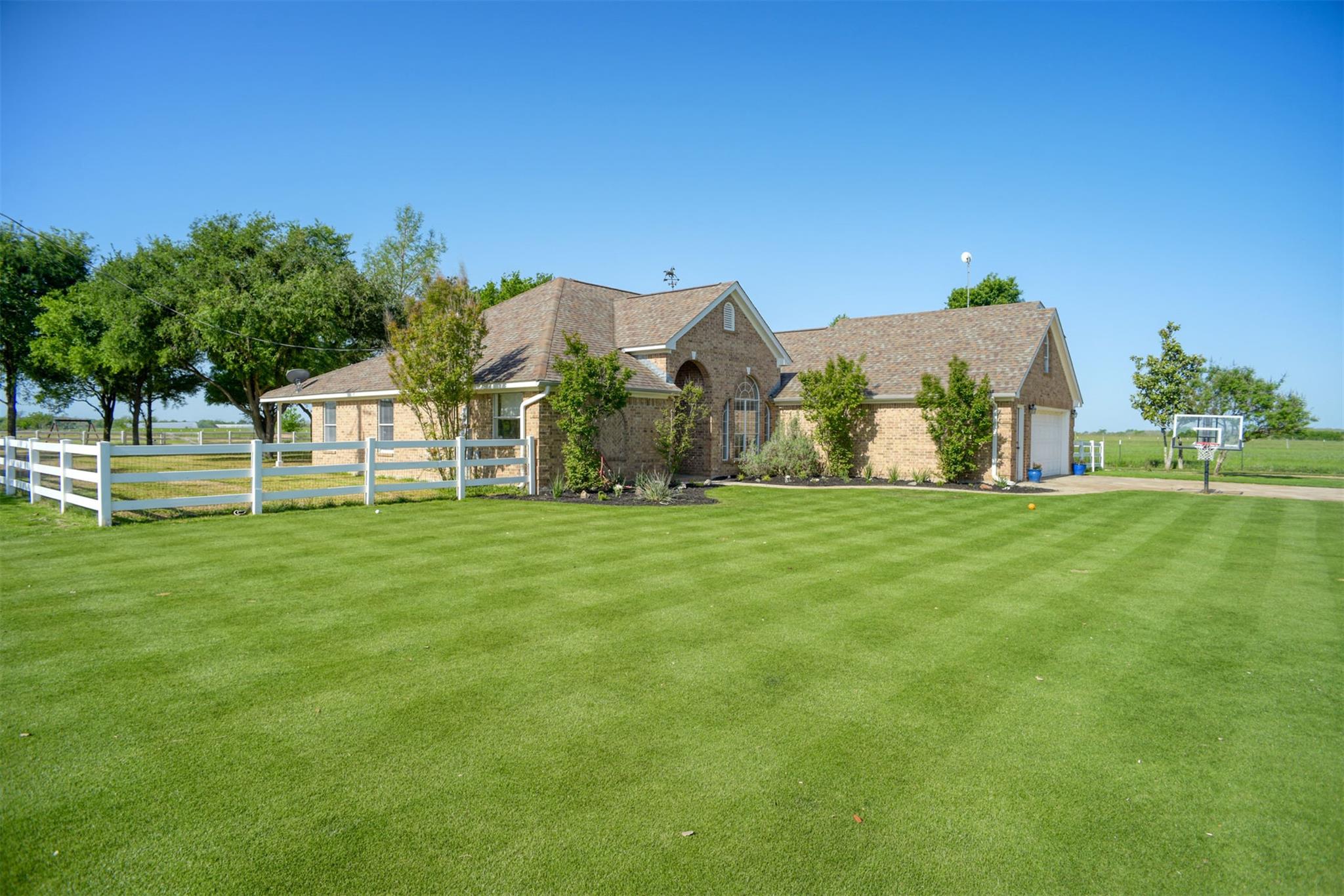 678 Ponderosa Rd, Bastrop, TX 78602