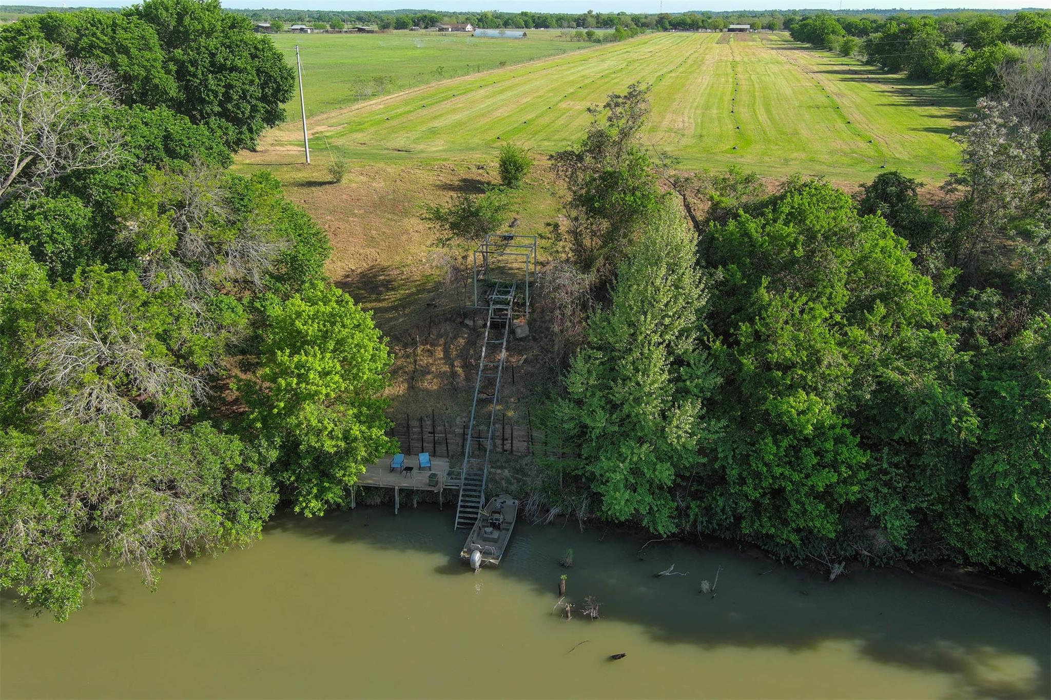 678 Ponderosa Rd, Bastrop, TX 78602