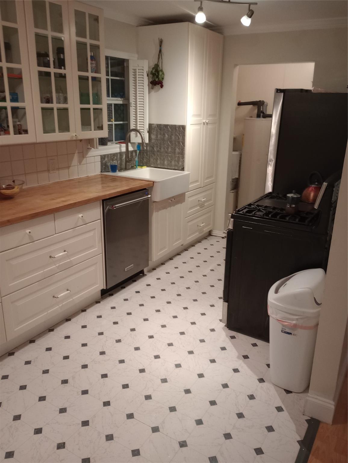 175 Settlers Trl, Elgin, TX 78621