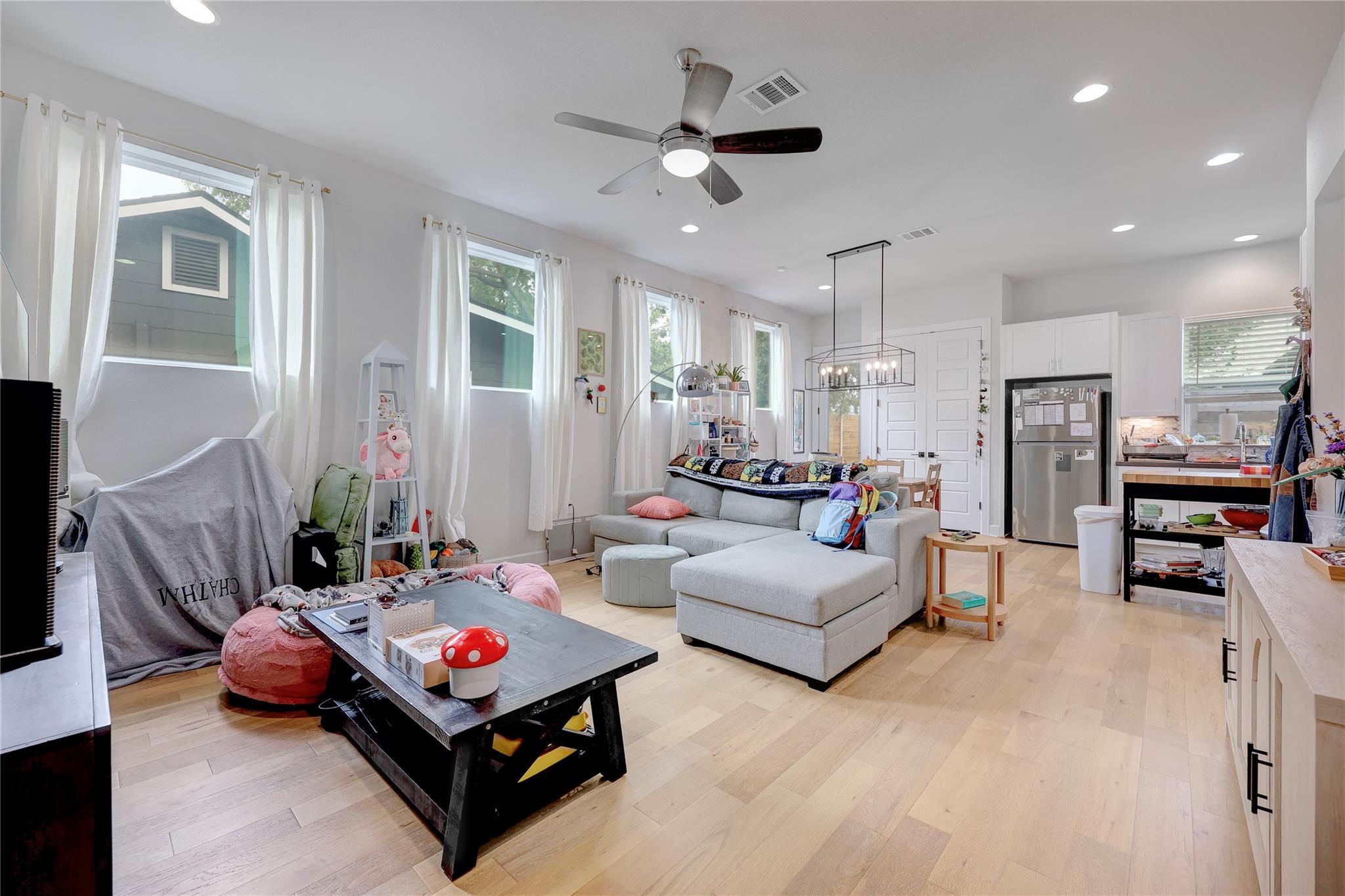8414 Bowling Green Dr # 3, Austin, TX 78757