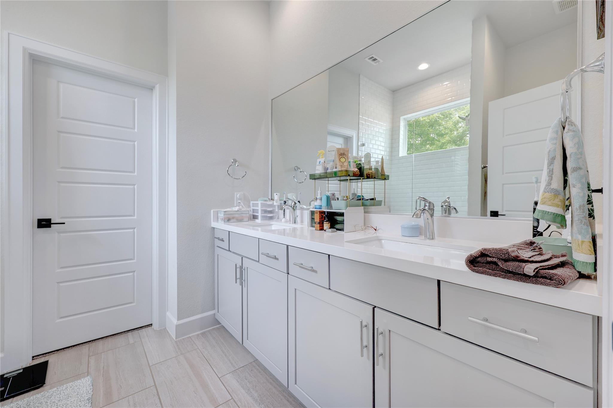 8414 Bowling Green Dr # 3, Austin, TX 78757
