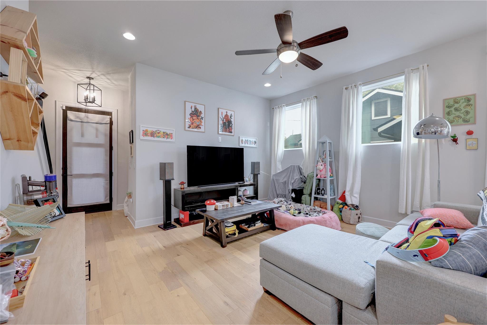 8414 Bowling Green Dr # 3, Austin, TX 78757