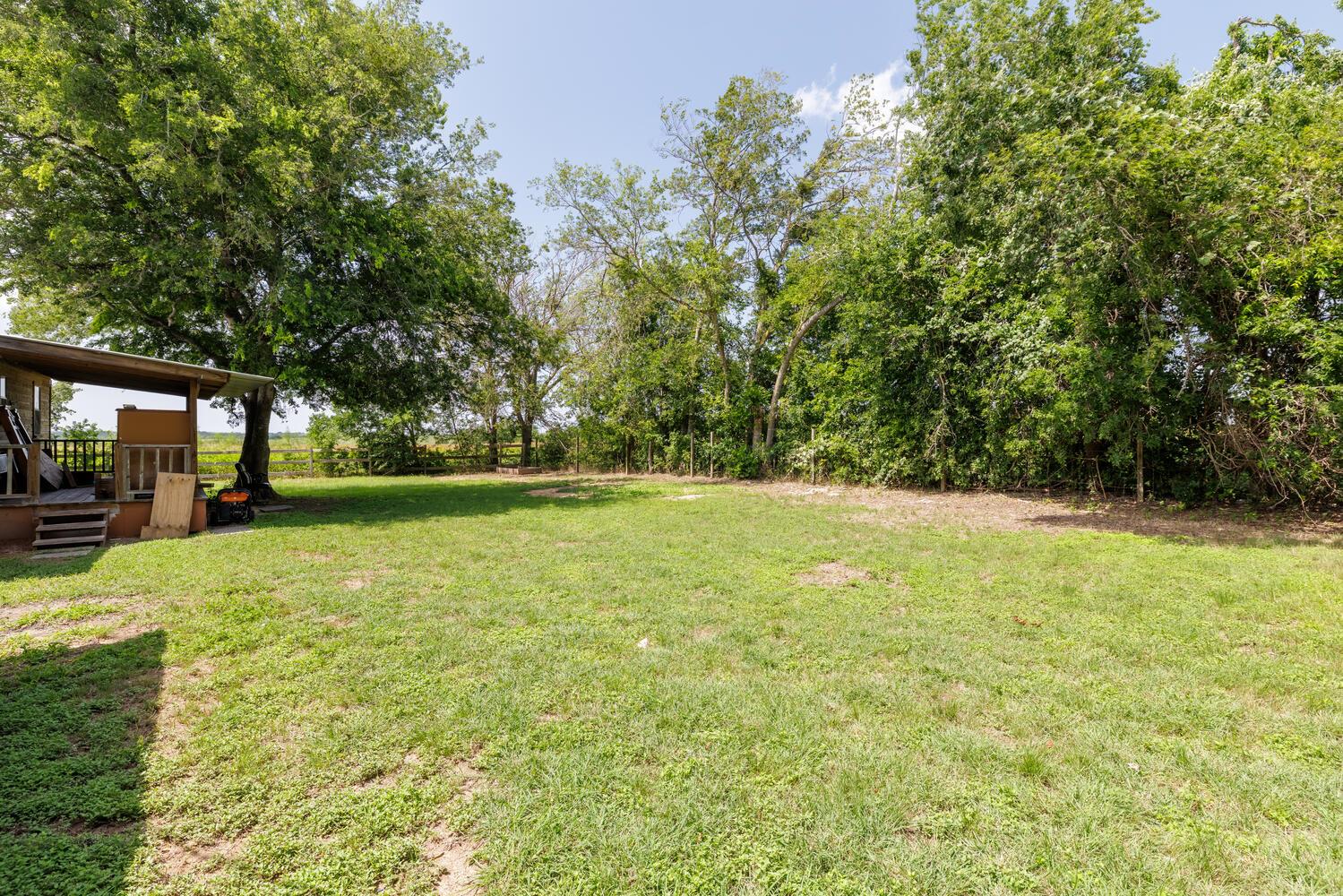 3106 S Main St, Taylor, TX 76574