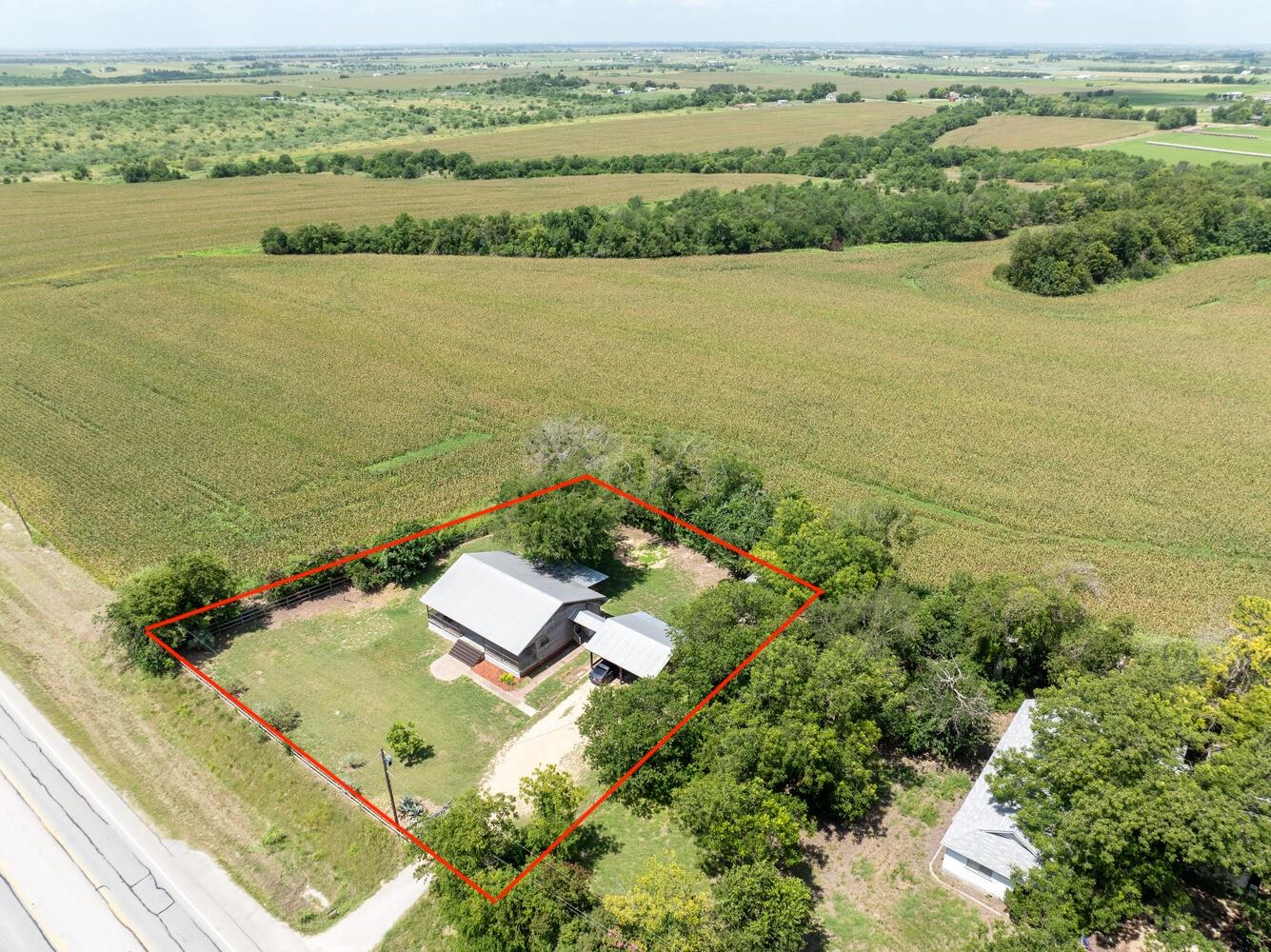 3106 S Main St, Taylor, TX 76574