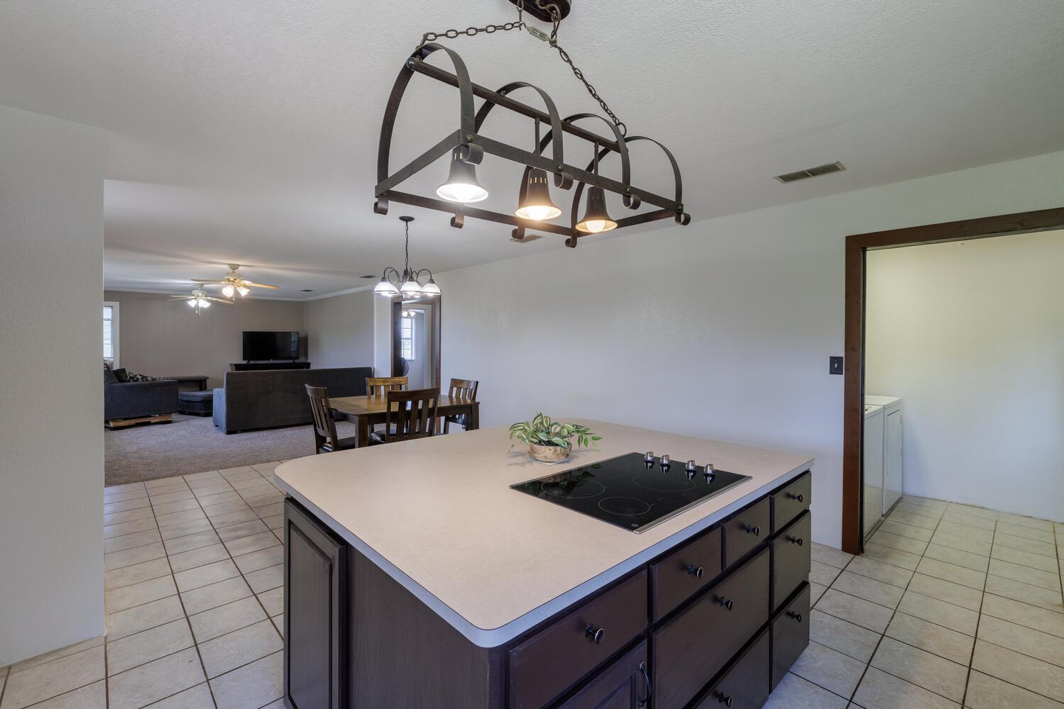 3106 S Main St, Taylor, TX 76574