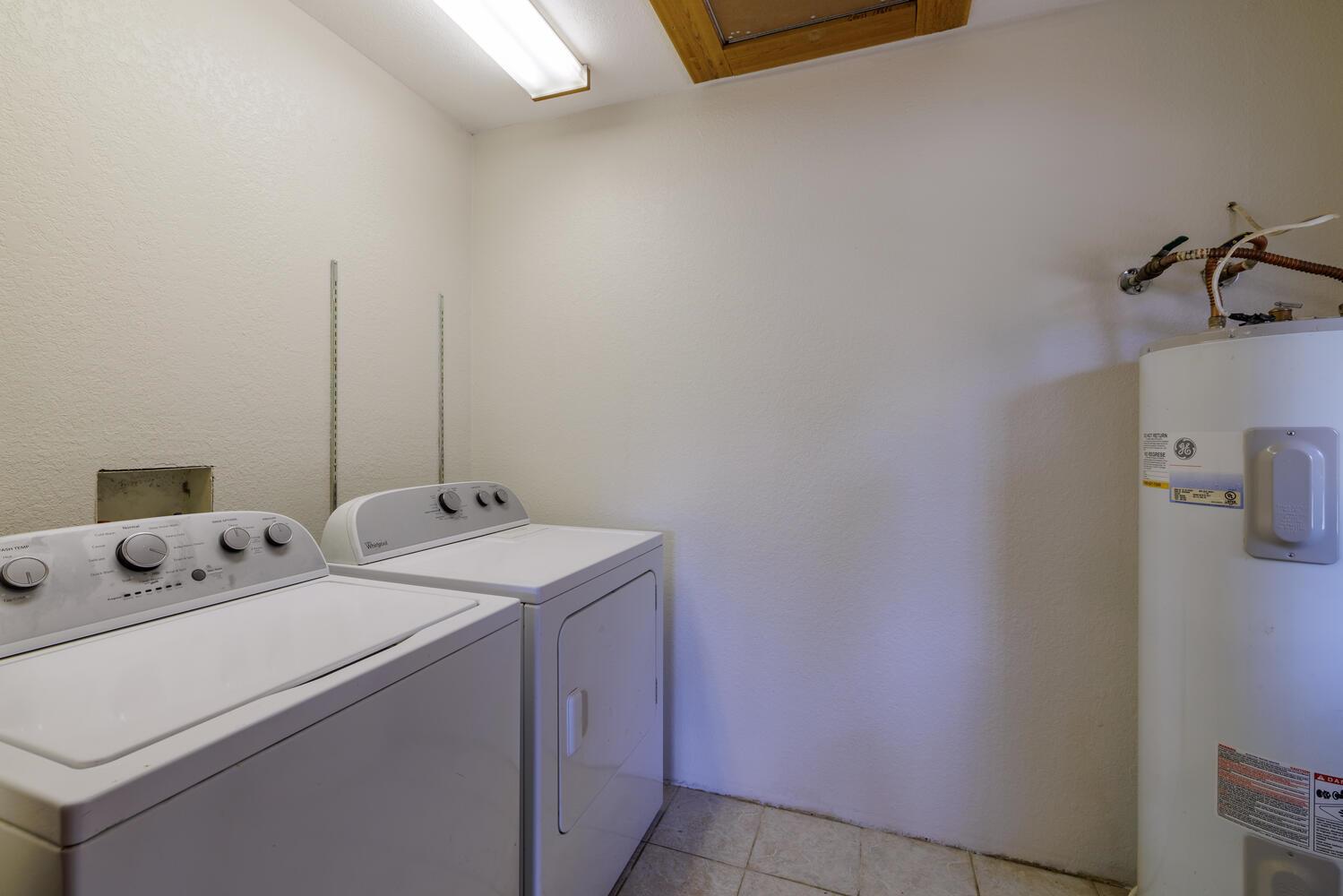 3106 S Main St, Taylor, TX 76574