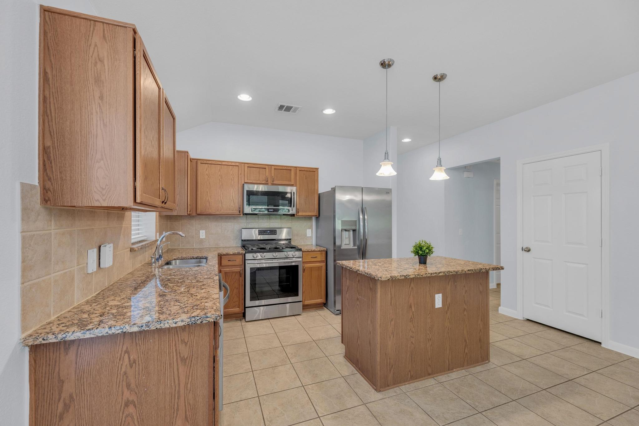 1908 Paradise Ridge Dr, Round Rock, TX 78665