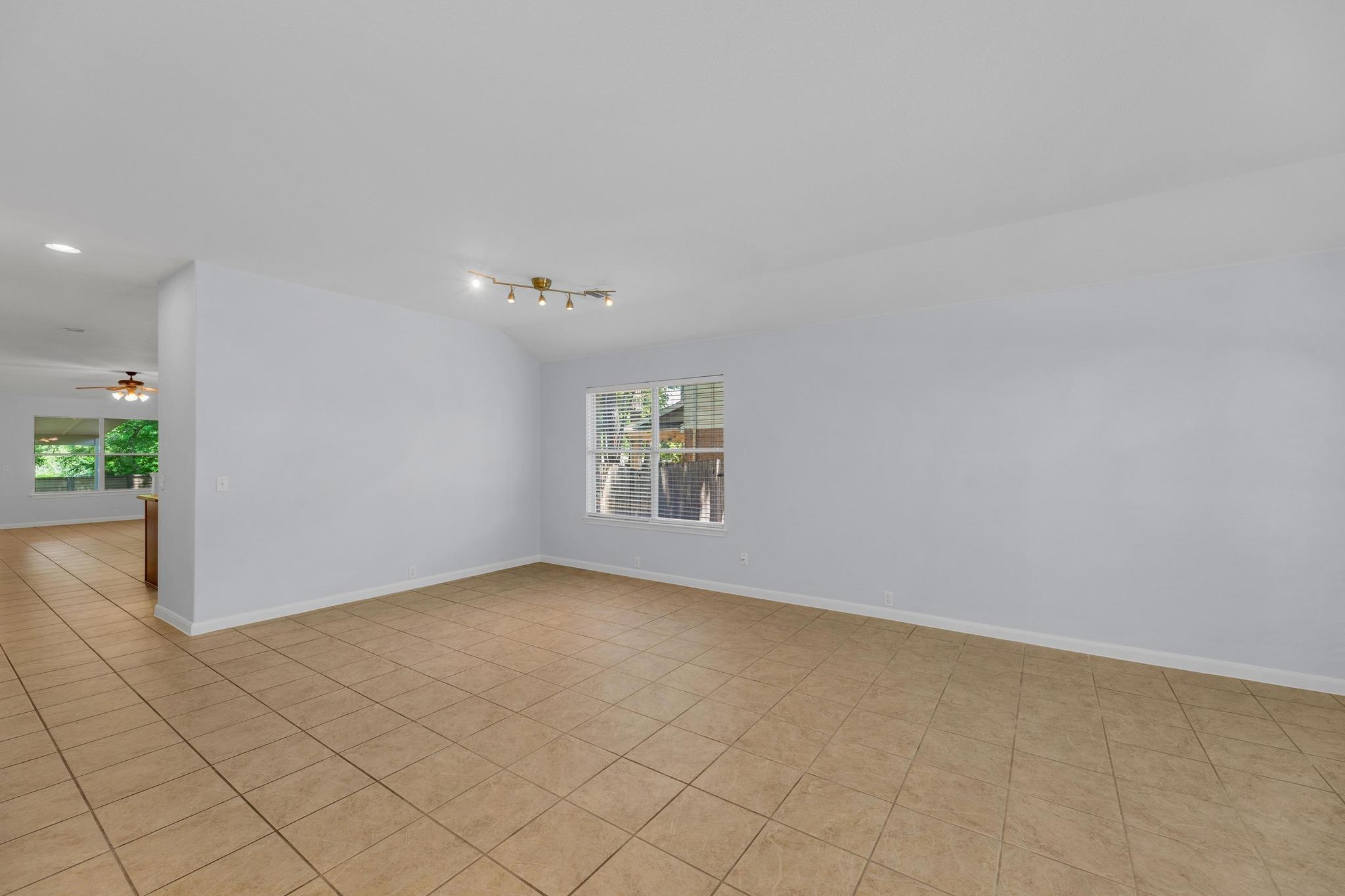 1908 Paradise Ridge Dr, Round Rock, TX 78665