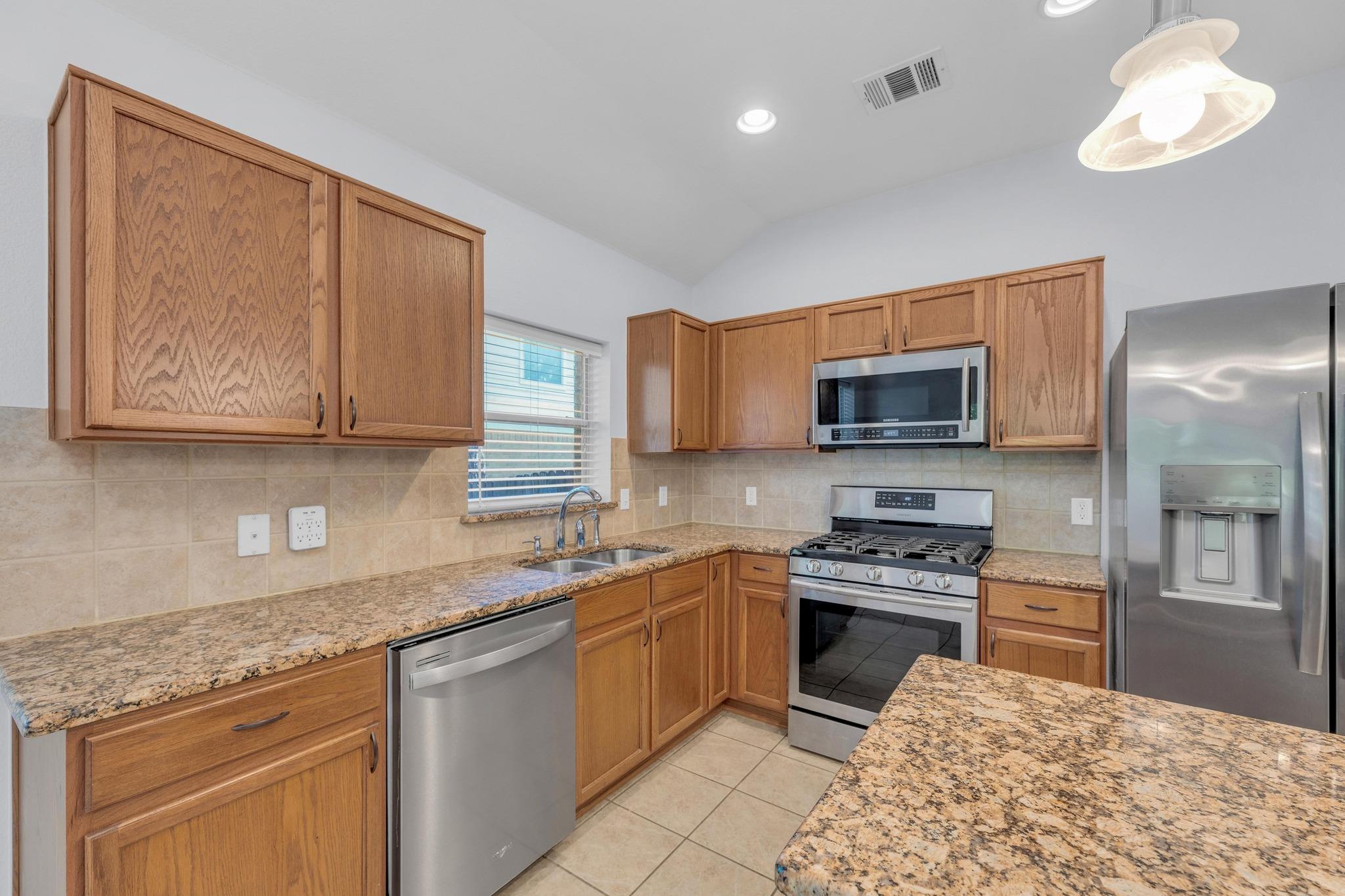1908 Paradise Ridge Dr, Round Rock, TX 78665