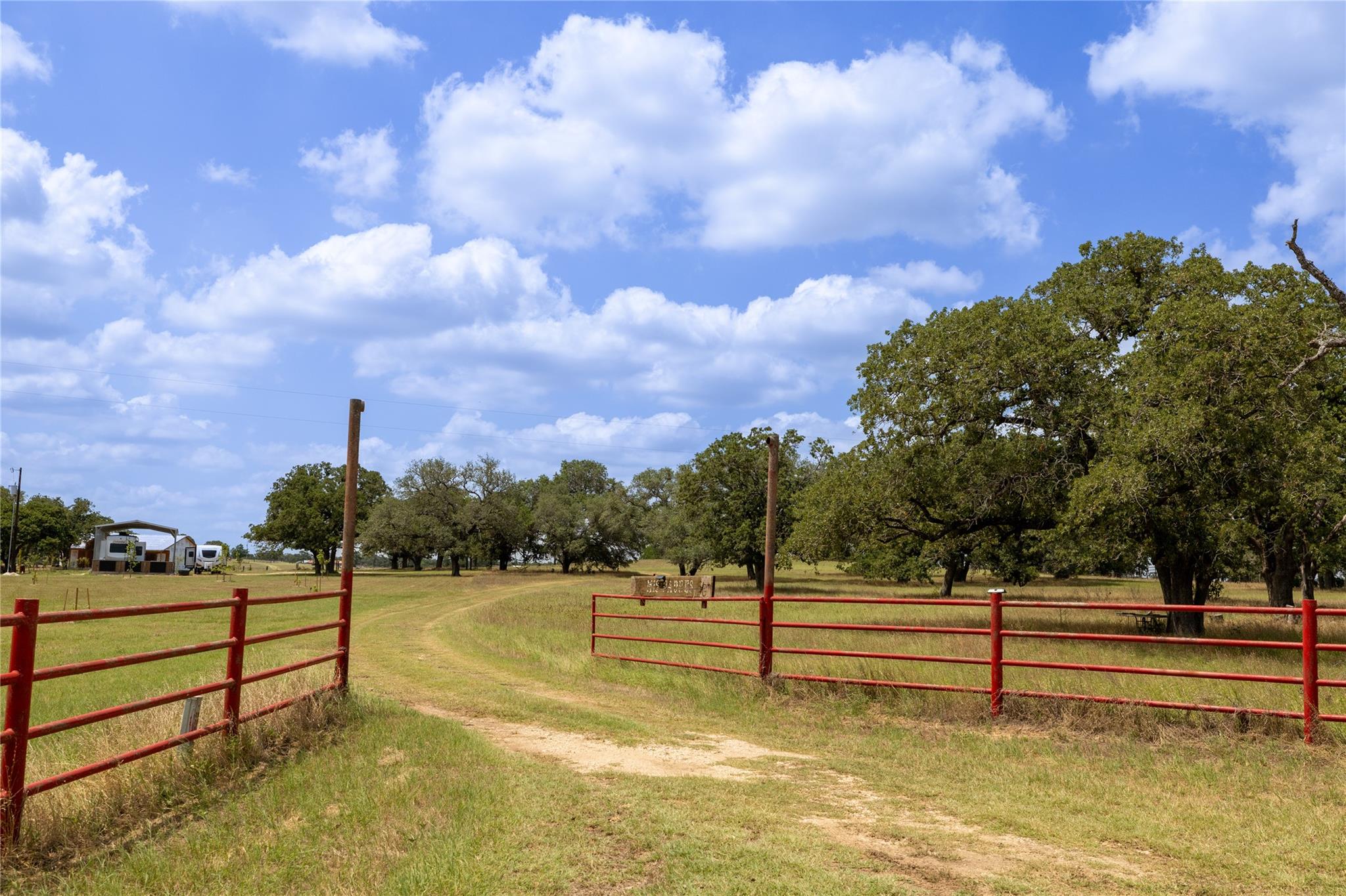 2901 Mule Creek Rd, Harwood, TX 78632