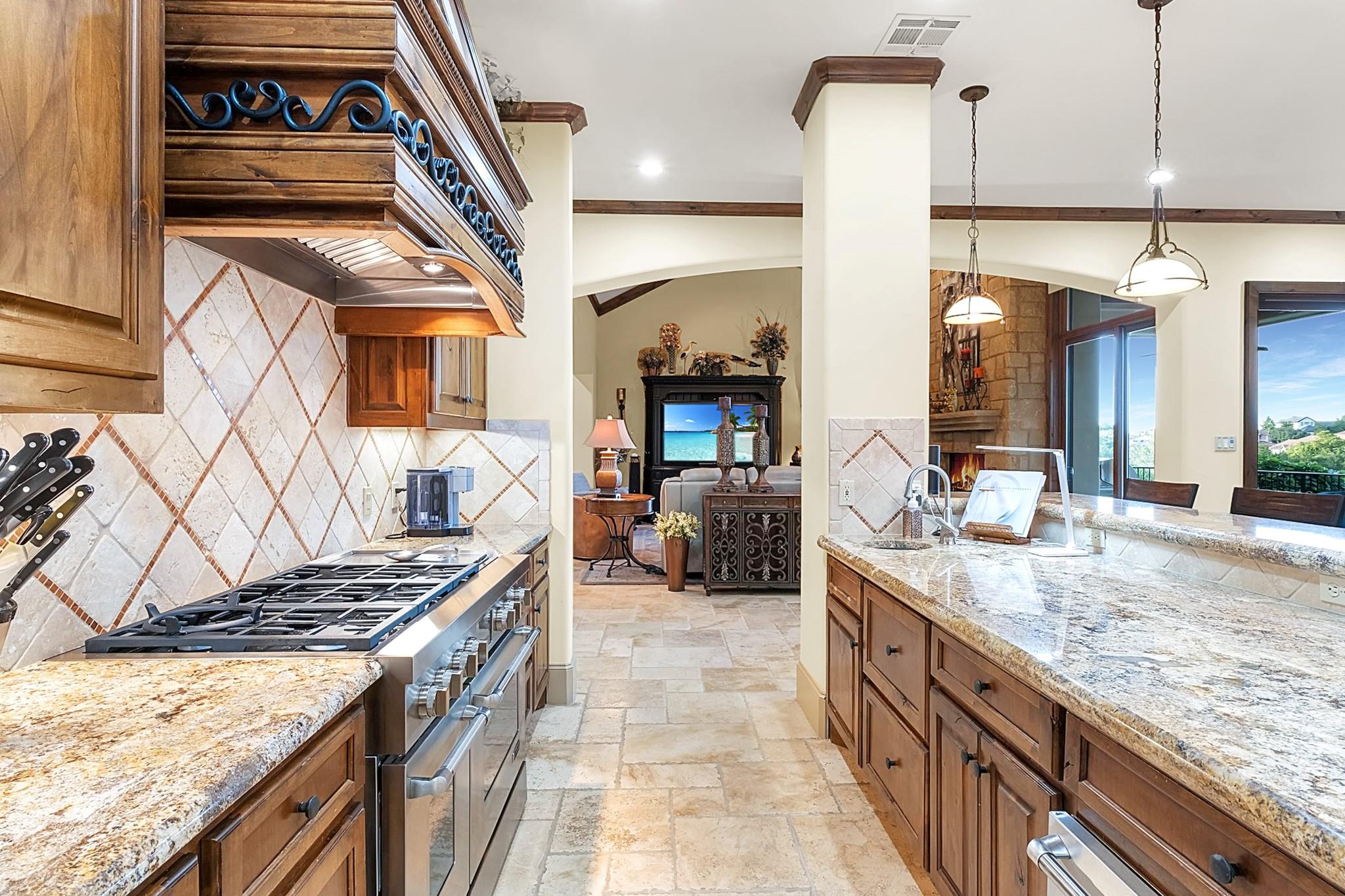 104 PORTO CIMA Ct, Austin, TX 78738