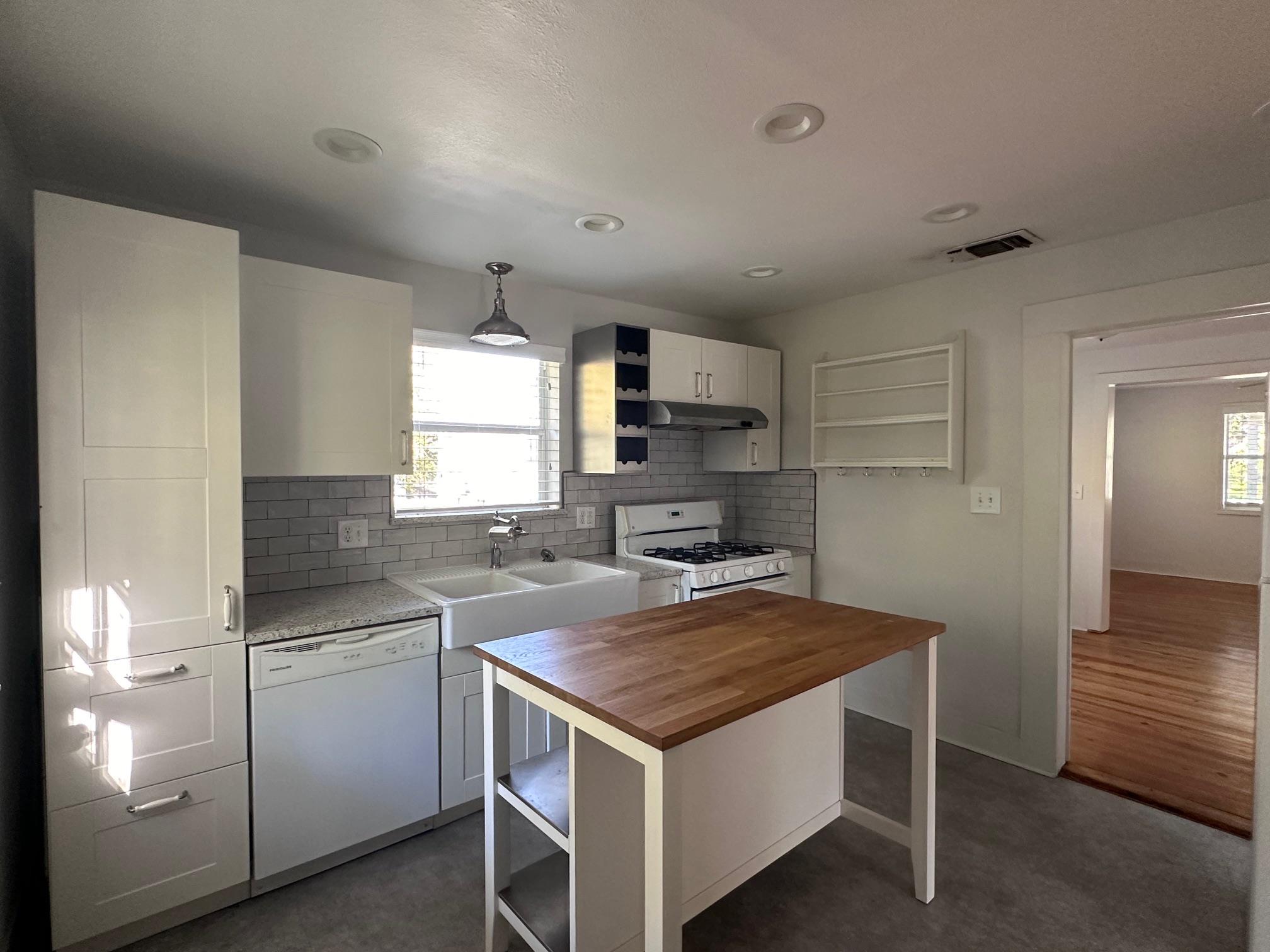 704 Jefferson St, Bastrop, TX 78602
