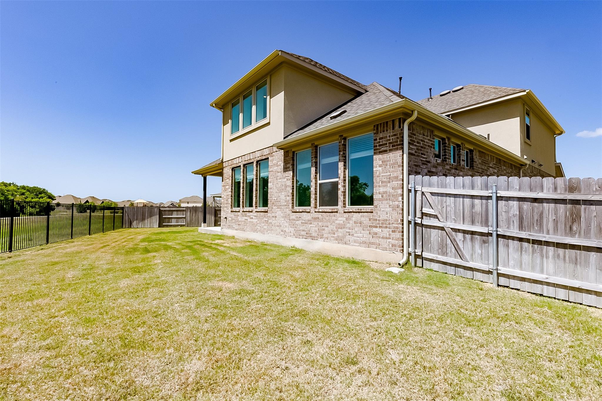 1900 Mariann Dr, Leander, TX 78641