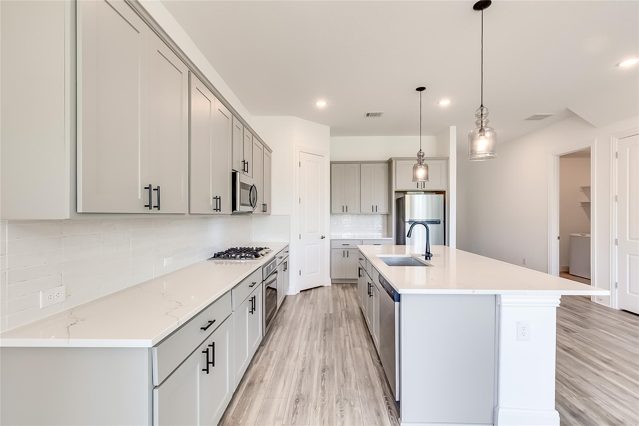 1900 Mariann Dr, Leander, TX 78641