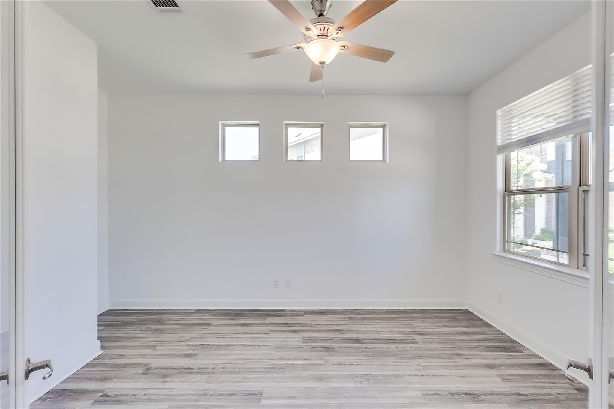 1900 Mariann Dr, Leander, TX 78641