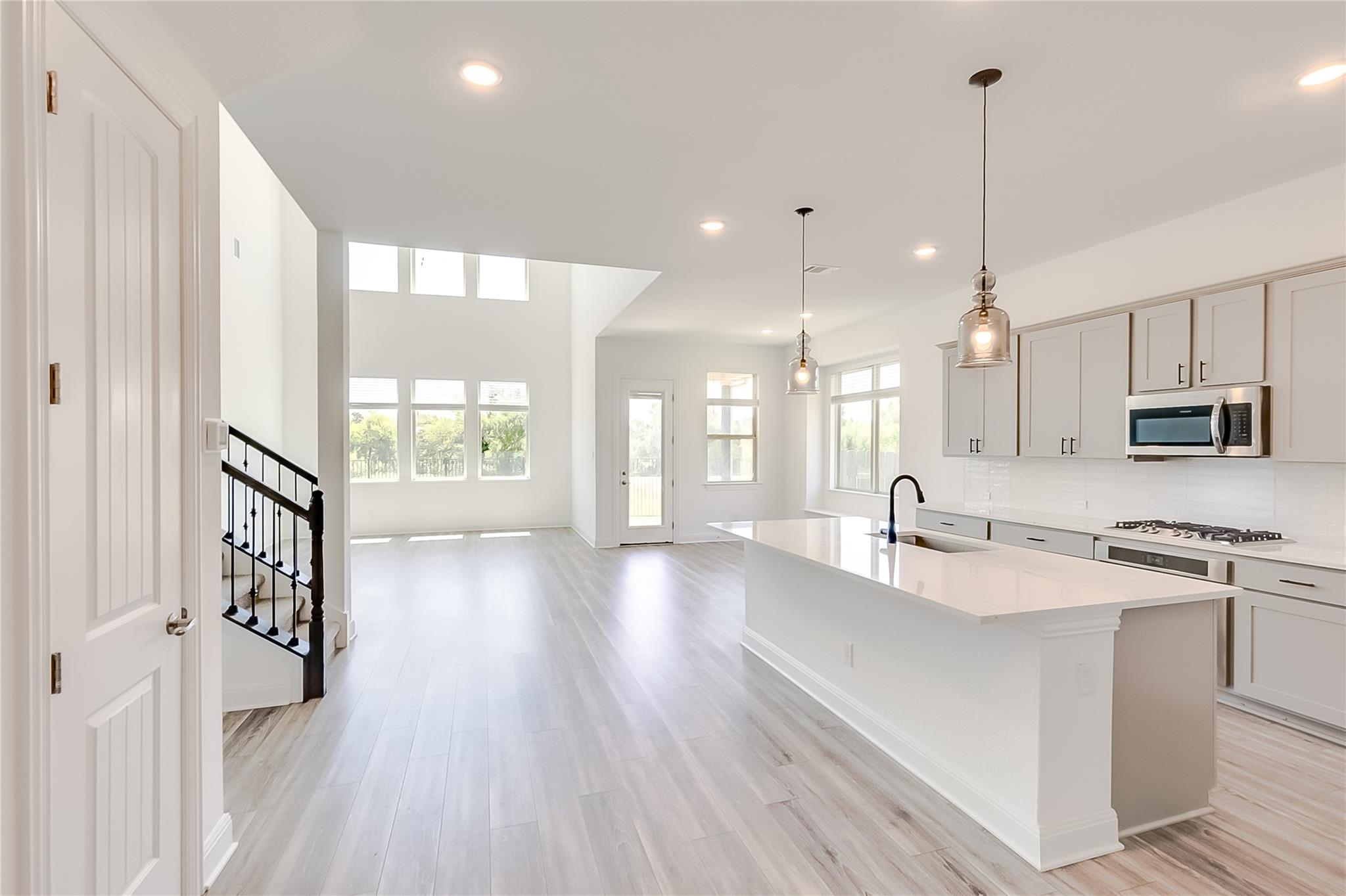 1900 Mariann Dr, Leander, TX 78641