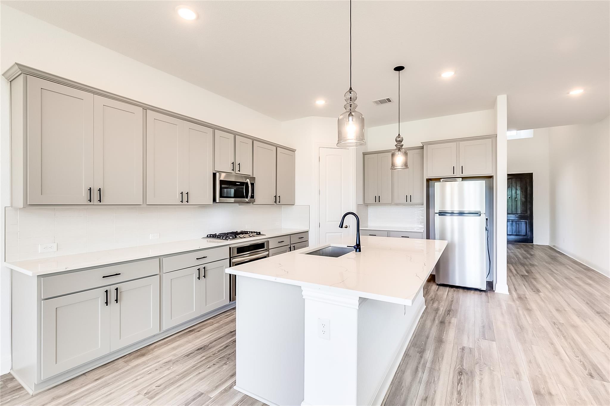 1900 Mariann Dr, Leander, TX 78641