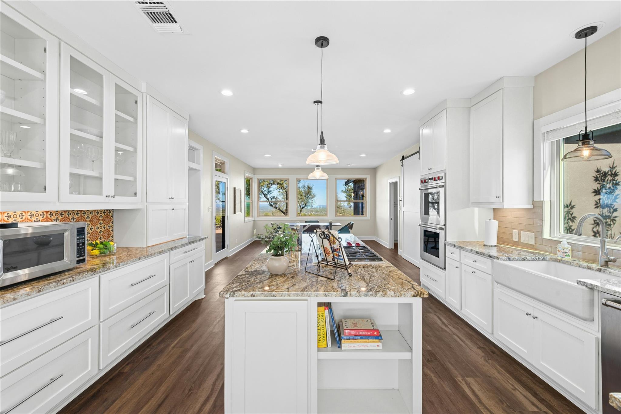 1276 Canyon Crossing Vw, Dripping Springs, TX 78620