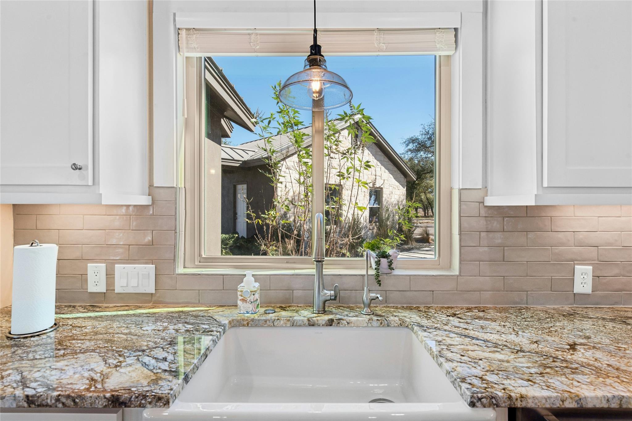 1276 Canyon Crossing Vw, Dripping Springs, TX 78620