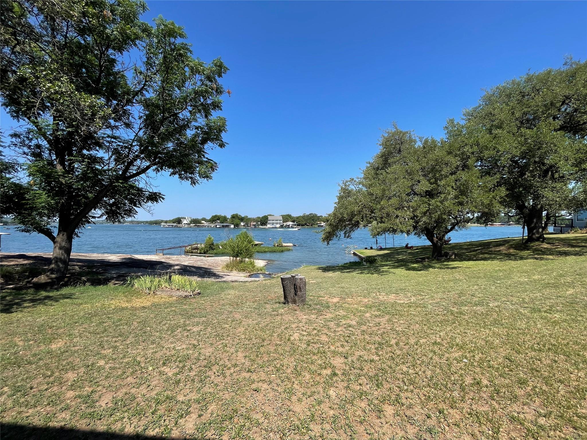 310 Castlehigh Dr, Granite Shoals, TX 78654