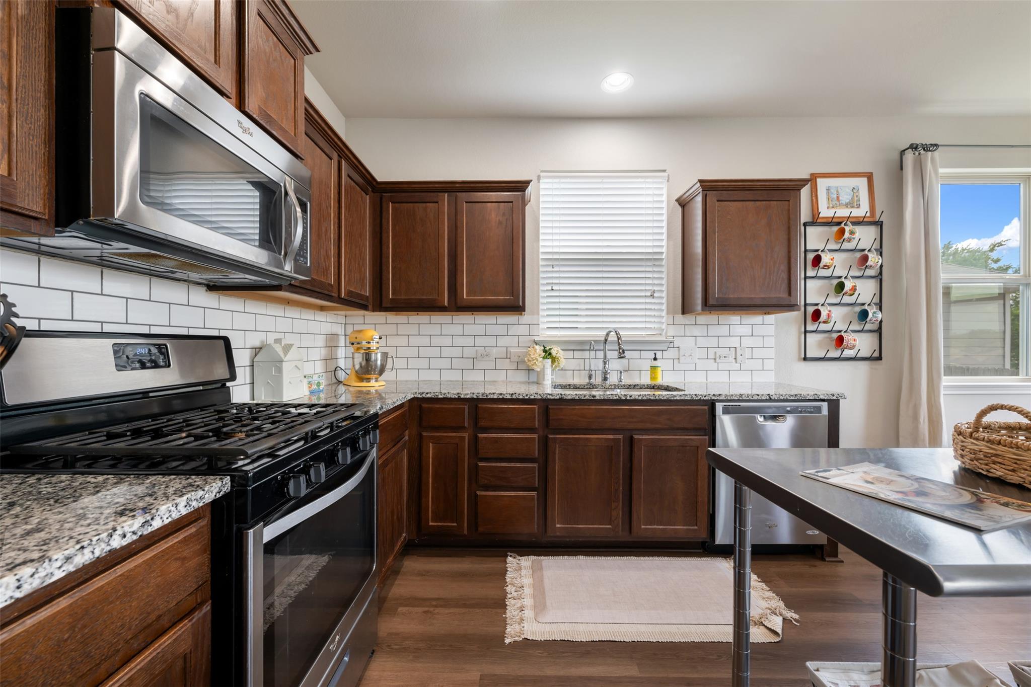 615 Twisted Oaks Ln, Buda, TX 78610