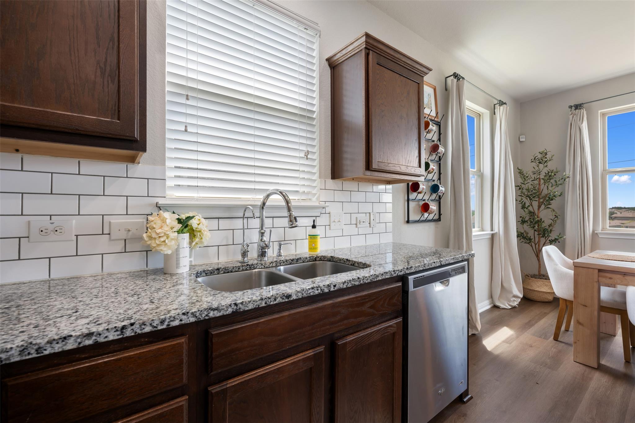 615 Twisted Oaks Ln, Buda, TX 78610