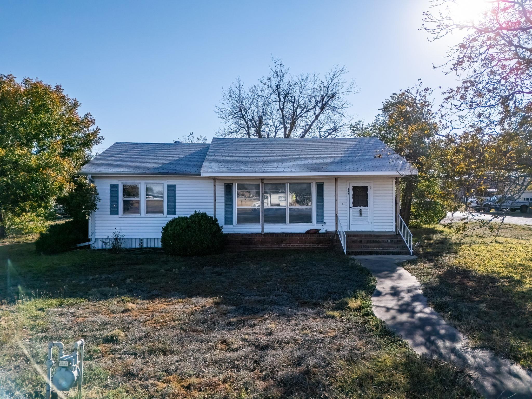 505 E Bell St, Bartlett, TX 76511