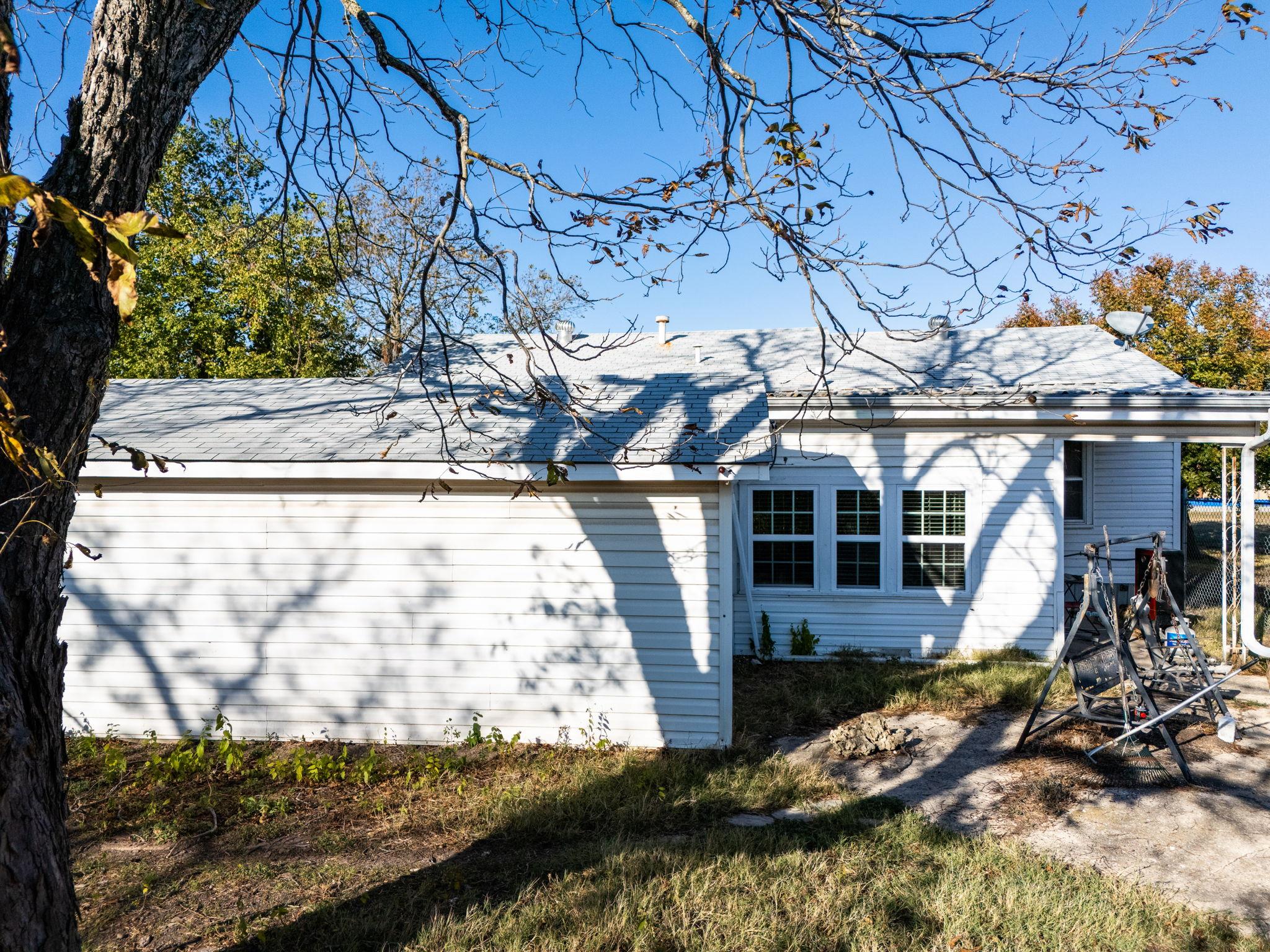 505 E Bell St, Bartlett, TX 76511