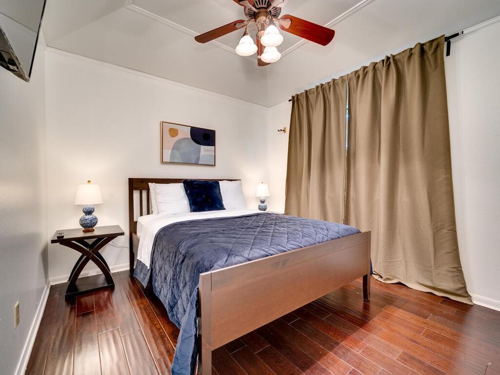 208 Morning Cloud St, Lakeway, TX 78734