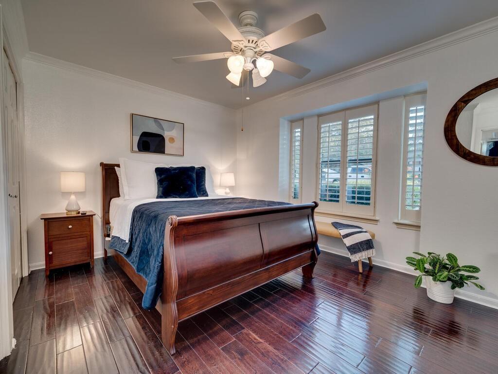208 Morning Cloud St, Lakeway, TX 78734